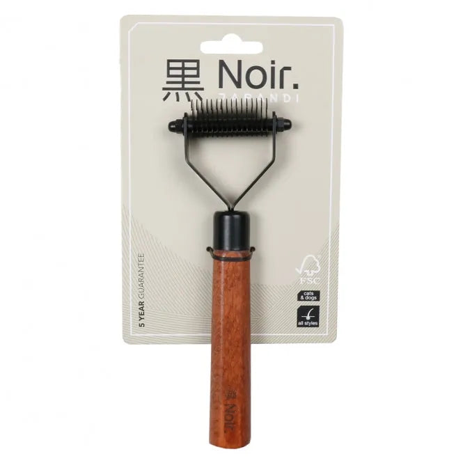 EBI Noir Japandi Trimmstriegel – für effektive Fellpflege